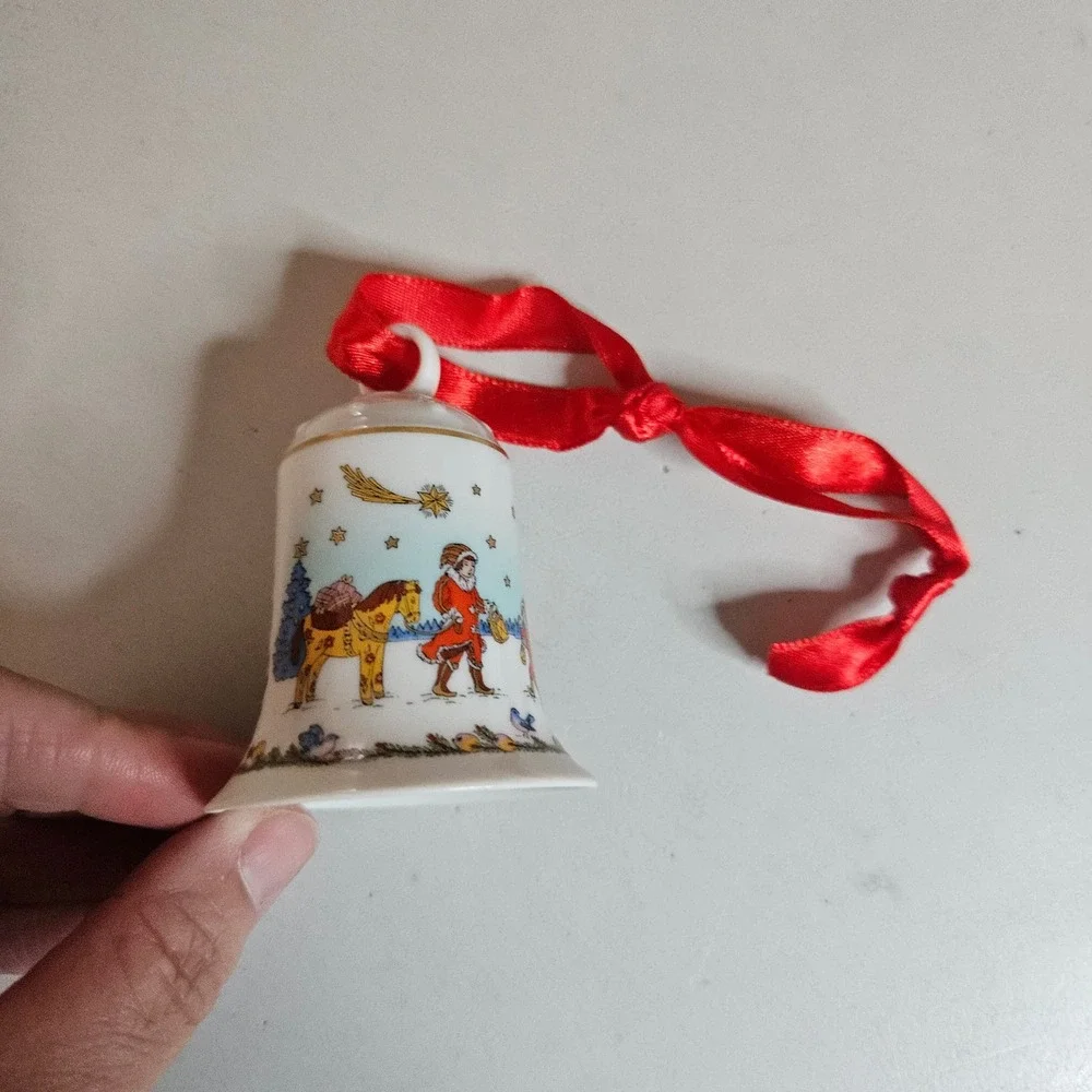 Hutschenreuther 2003 Christmas Bell Ole Winther In the Northern Forest Ornament